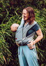Laden Sie das Bild in den Galerie-Viewer, LELIBA Wrap Up Babytrage – Graphit – 100 % Bio-Baumwolle
