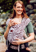 Laden Sie das Bild in den Galerie-Viewer, LELIBA Zack Babytrage - Bungi Rubus - 100% Bio-Baumwolle
