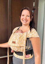 Laden Sie das Bild in den Galerie-Viewer, LELIBA Zack Babytrage - Ramus Aurea - 100 % Bio-Baumwolle
