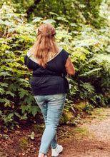 Laden Sie das Bild in den Galerie-Viewer, LELIBA Zack Babytrage – Bungi Grün – 100 % Bio-Baumwolle
