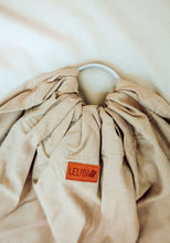 Laden Sie das Bild in den Galerie-Viewer, LELIBA Ring Sling – Gobi – 100 % Bio-Baumwolle
