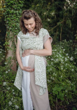 Laden Sie das Bild in den Galerie-Viewer, LELIBA Wrap Up Babytrage – Bungi Green – 100 % Bio-Baumwolle
