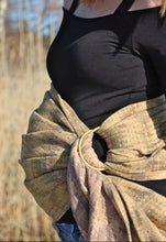 Load image into Gallery viewer, Vanamo Ring Sling - Kaiku Hiekka - 25% linen, 75% organic cotton
