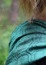 Laden Sie das Bild in den Galerie-Viewer, Vanamo Woven Wrap/Vävd sjal - Kide Laguuni - 75% ekologisk bomull, 25% linne
