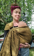 Load image into Gallery viewer, Vanamo Ring Sling - Kide Auringonkukka - 25% linen, 75% organic cotton
