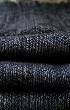 Laden Sie das Bild in den Galerie-Viewer, Vanamo Woven Wrap/Vävd sjal - Kide Sysi - 40% ekologisk bomull, 30% linne, 30% merinoull - Utförsäljning!

