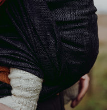 Laden Sie das Bild in den Galerie-Viewer, Vanamo Woven Wrap/Vävd sjal - Kide Sysi - 40% ekologisk bomull, 30% linne, 30% merinoull - Utförsäljning!
