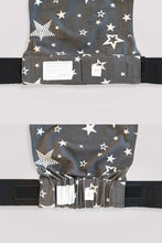 Laden Sie das Bild in den Galerie-Viewer, Flip Baby Carrier - Diorite Stars - 100% ekologisk bomull
