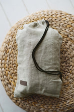 Laden Sie das Bild in den Galerie-Viewer, Little Frog Ergonomic Baby Carrier Prime V3 - Pure Linen Dune - 100% Linne
