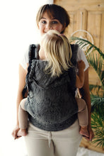 Laden Sie das Bild in den Galerie-Viewer, Little Frog Prime Carrier V2 – Leinen Night Wildness – 75 % Baumwolle, 25 % Leinen
