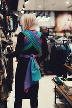 Laden Sie das Bild in den Galerie-Viewer, Little Frog Baby Wrap - Aurora Cube - 78% kammad bomull, 22% tencel
