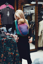 Laden Sie das Bild in den Galerie-Viewer, Little Frog Baby Wrap - Aurora Cube - 78% kammad bomull, 22% tencel
