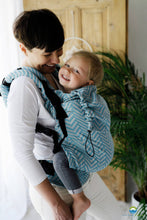 Laden Sie das Bild in den Galerie-Viewer, Little Frog Babytrage Preschooler – Horizon Miles – 100% Baumwolle

