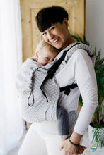 Laden Sie das Bild in den Galerie-Viewer, Little Frog Baby Carrier Preschooler - Platinum Miles - 100% bomull
