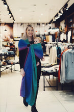 Laden Sie das Bild in den Galerie-Viewer, Little Frog Ringsjal - Aurora Cube - 78% kammad bomull, 22% tencel
