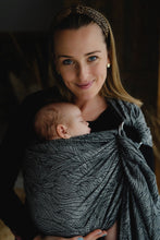 Laden Sie das Bild in den Galerie-Viewer, Little Frog Ringsjal - Linen Night Wildness - 75% kammad bomull, 25% linne
