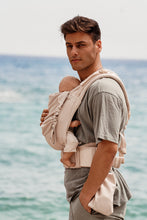 Laden Sie das Bild in den Galerie-Viewer, Flip X Baby Carrier - Just Cream - 100% ekologisk bomull
