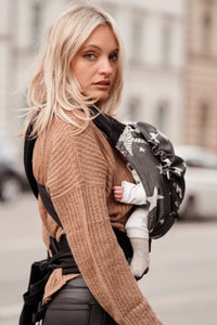 TaiTai Baby Carrier - Diorite Stars - 100% ekologisk bomull