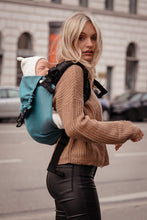 Laden Sie das Bild in den Galerie-Viewer, Onbu Baby Carrier - Heart2Heart Lagoon - 100% ekologisk bomull
