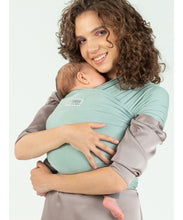 Laden Sie das Bild in den Galerie-Viewer, ISARA Strick-Babytragetuch - Frosty Green
