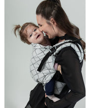 Laden Sie das Bild in den Galerie-Viewer, ISARA Preschooler Carrier - Diamonda Grey - 100% ekologisk bomull
