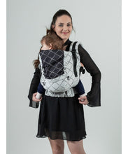 Laden Sie das Bild in den Galerie-Viewer, ISARA Preschooler Carrier - Diamonda Grey - 100% ekologisk bomull
