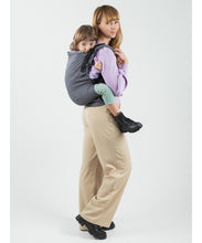 Laden Sie das Bild in den Galerie-Viewer, ISARA Preschooler Carrier - Graphite Linen - 100% linne
