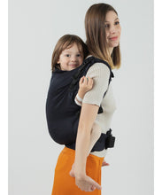 Laden Sie das Bild in den Galerie-Viewer, ISARA Preschooler Carrier - Noire - 100% bomull
