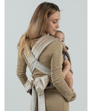 Laden Sie das Bild in den Galerie-Viewer, ISARA Quick Half Buckle Carrier - Champagne Velvet - insidan 100% ekologisk bomull
