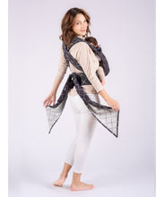 Laden Sie das Bild in den Galerie-Viewer, ISARA Quick Half Buckle Carrier - Diamonda Black - 100% ekologisk bomull
