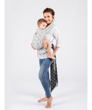 Laden Sie das Bild in den Galerie-Viewer, ISARA Quick Half Buckle Carrier - Diamonda Grey - 100% ekologisk bomull
