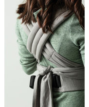 Laden Sie das Bild in den Galerie-Viewer, ISARA Quick Half Buckle Carrier - Misty Linen - 100% linne
