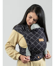 Laden Sie das Bild in den Galerie-Viewer, ISARA QuickTie Carrier - Diamonda Black - 100% ekologisk bomull
