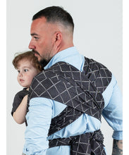 Laden Sie das Bild in den Galerie-Viewer, ISARA QuickTie Carrier - Diamonda Black - 100% ekologisk bomull
