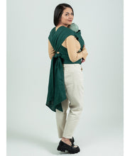 Laden Sie das Bild in den Galerie-Viewer, ISARA QuickTie Carrier - Evergreen Linen - 100% linne
