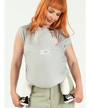 Laden Sie das Bild in den Galerie-Viewer, ISARA Strick-Babytragetuch - Silver Grey
