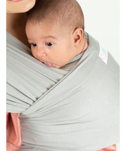 Laden Sie das Bild in den Galerie-Viewer, ISARA Strick-Babytragetuch - Silver Grey
