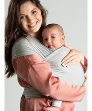 Laden Sie das Bild in den Galerie-Viewer, ISARA Strick-Babytragetuch - Silver Grey
