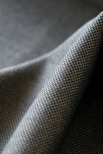 Laden Sie das Bild in den Galerie-Viewer, Flip Baby Carrier - Just Mr. Grey - 100% ekologisk bomull
