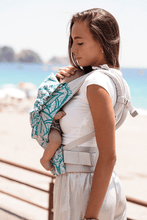 Ladda upp bild till gallerivisning, Flip Baby Carrier - Lilenia Jonathan - 50% bambuviskos, 49% ekologisk bomull, 1 % polyester

