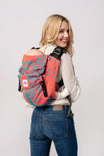 Ladda upp bild till gallerivisning, Onbu Baby Carrier - Matteo in Wonderland reverse - 100% ekologisk bomull
