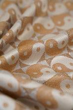 Laden Sie das Bild in den Galerie-Viewer, TaiTai Baby Carrier - Cleo loves Balance - 64% mikromodal, 34% bambu viskos, 2% polyester
