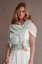 Laden Sie das Bild in den Galerie-Viewer, TaiTai Baby Carrier - Heart2Heart Mint - 100% ekologisk bomull
