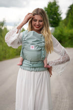 Laden Sie das Bild in den Galerie-Viewer, TaiTai Baby Carrier - Just Mint - 100% ekologisk bomull
