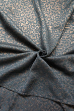 Ladda upp bild till gallerivisning, Flip Baby Carrier - Safari Shine - 50% bambuviskos, 49% ekologisk bomull, 1 % polyester
