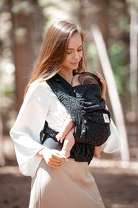 Flip X Baby Carrier - Safari Black Beauty - 50% ekologisk bomull, 50% bambu viskos