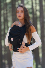 Laden Sie das Bild in den Galerie-Viewer, Flip Baby Carrier - Safari Black Beauty - 50% ekologisk bomull, 50% bambu viskos
