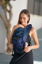 Ladda upp bild till gallerivisning, Flip X Baby Carrier - Majestic Motherhood - 50% bambuviskos, 49% ekologisk bomull, 1% polyester
