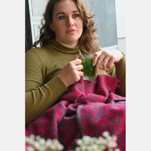 Load image into Gallery viewer, Yaro Blanket - Magnetic Grey Magenta Wool
