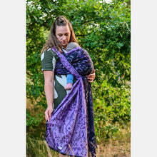 Load image into Gallery viewer, Yaro woven shawl - Terra Duo Black Silver Orchid Silk - 90% cotton, 10% silk
